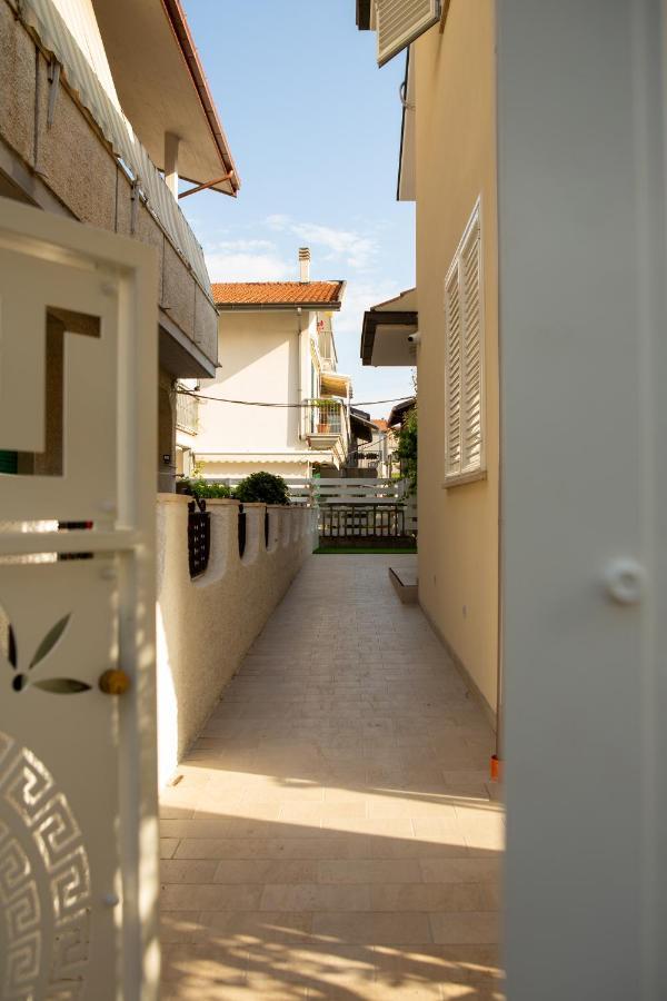 Bed and Breakfast Aria Di Sale Martinsicuro Exterior foto