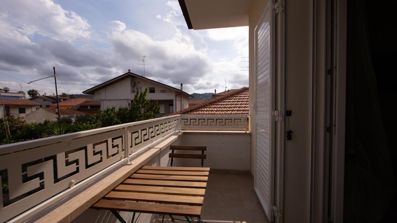 Bed and Breakfast Aria Di Sale Martinsicuro Exterior foto